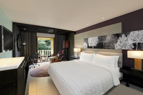 1 bedroom, premium bedding, pillowtop beds, minibar