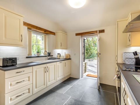 Kitchen | Penpompren, Blaenpennal, near Aberystwyth