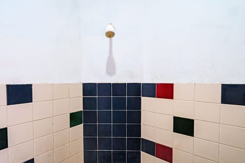 Deluxe Twin Room | Bathroom | Shower, towels