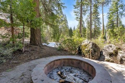 House, Multiple Beds, Patio, Mountain View (Timber Lodge) | Outdoor spa tub