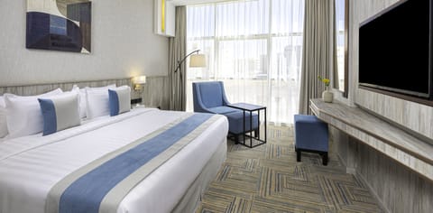 Business Suite | Egyptian cotton sheets, premium bedding, Select Comfort beds, minibar