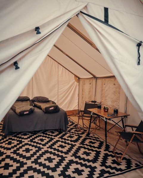 Luxury Tent, 1 Queen Bed, Mountain View