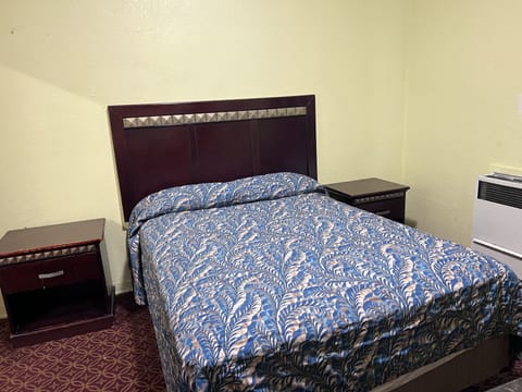 Deluxe Room, 1 Queen Bed, Accessible | Bed sheets