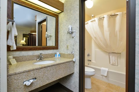 Standard Room, 2 Queen Beds | Bathroom | Combined shower/tub, towels