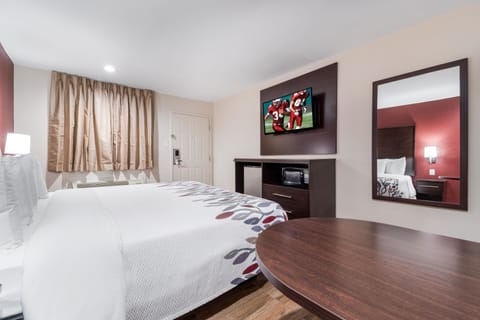 Superior Room, 1 King Bed, Non Smoking | Blackout drapes, free cribs/infant beds, free WiFi, bed sheets