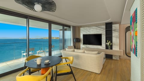 Suite, Sea View, Corner | Minibar, in-room safe, free WiFi, bed sheets