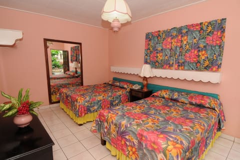 Triple Room | Free WiFi, bed sheets