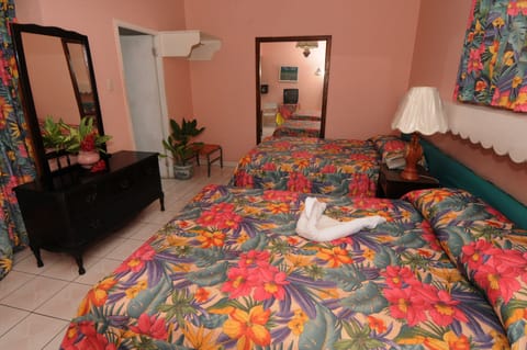 Triple Room | Free WiFi, bed sheets