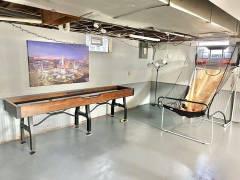 Basement: Shuffleboard, Basketball, ping pong, tv, bean bag chair