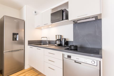 Standard Apartment, 1 Bedroom | Private kitchen | Full-size fridge, microwave, stovetop, dishwasher