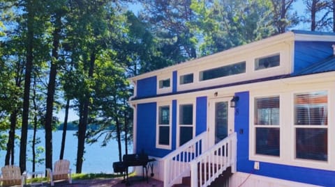 Family Cabin, 2 Bedrooms, Lake View | Individually decorated, individually furnished, laptop workspace