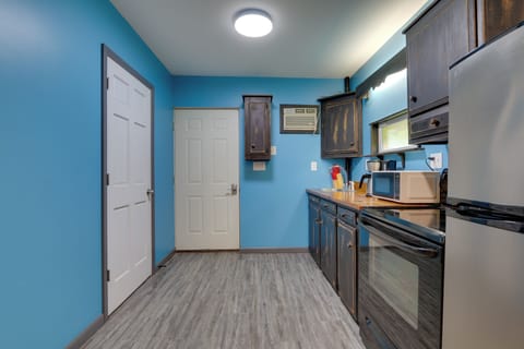 Kitchen | Dishware & Flatware | Cooking Basics | Toaster