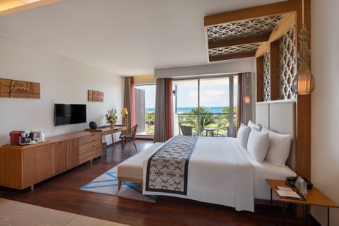 Suite, 1 Bedroom, Ocean View | Minibar, in-room safe, desk, free WiFi