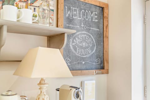 Masters House Kitchen - StayCotswold