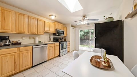 #StayinMyDistrict #BookDirect