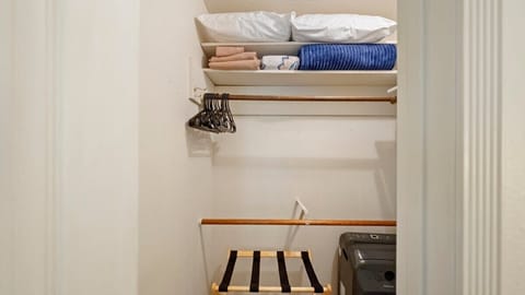 #StayinMyDistrict #BookDirect #EntireHome