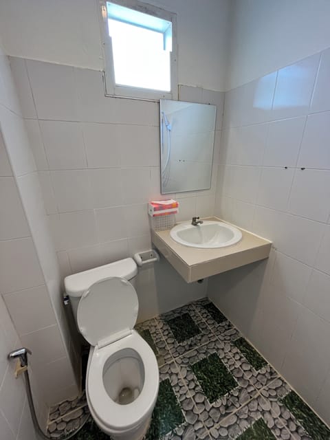 Classic Shared Dormitory | Bathroom