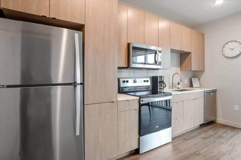 Apartment | Private kitchen | Fridge, microwave, oven, dishwasher