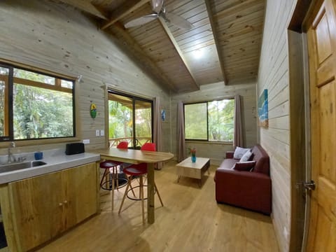 Comfort Cabin | Living area