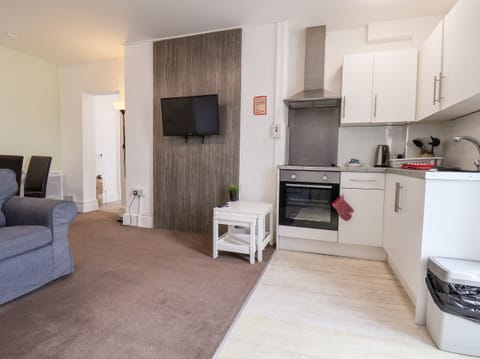 Cookware/dishes/utensils