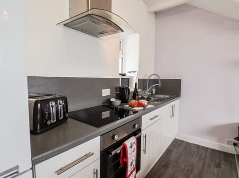 Cookware/dishes/utensils