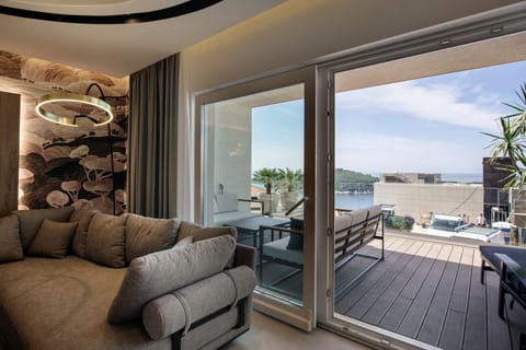 Panoramic Apartment, 2 Bedrooms, Sea View | Terrace/patio
