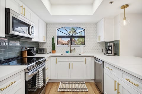 Beautiful, functional kitchen