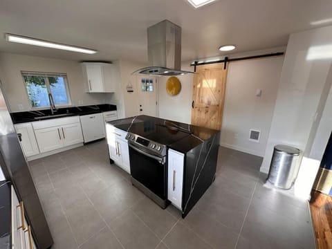 Kitchen (1)