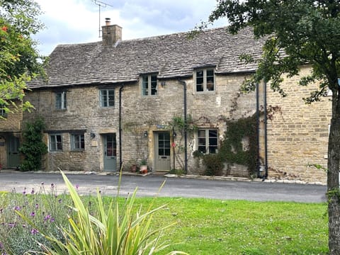 Wren Cottage  - StayCotswold