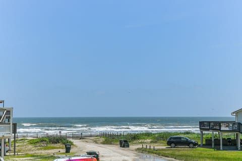 Just steps away from the beach! 3 houses away!