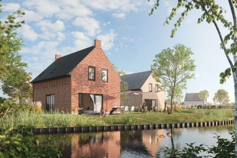 Immediate Surroundings [summer] (&lt;1 km)