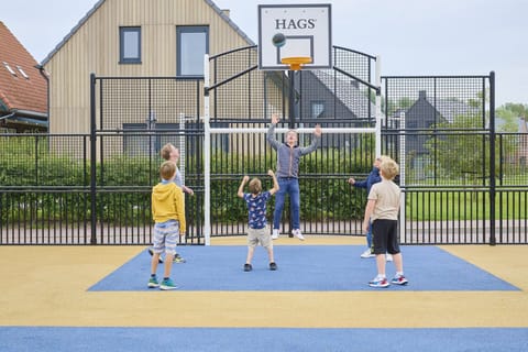 Surroundings [summer] (1-5 km)