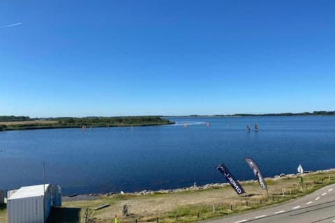 Region [summer] (&gt;5 km)