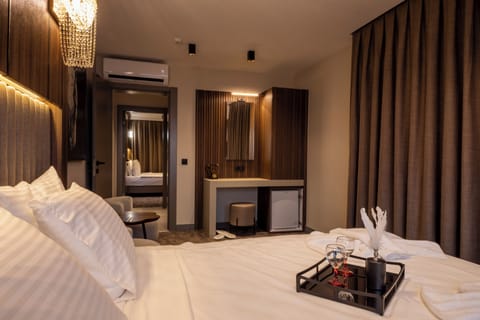 Royal Quadruple Room | Premium bedding, in-room safe, soundproofing, free WiFi