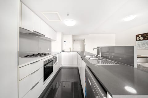 Premier Apartment, 3 Bedrooms, Non Smoking, City View | Private kitchen | Full-size fridge, microwave, oven, stovetop