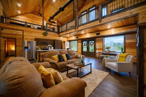 LIVING AREA | After a day of exploring, unwind in the cozy living space