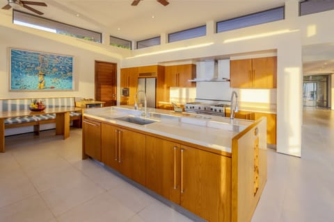 Luxury Villa, 5 Bedrooms, Sea View | Private kitchen | Electric kettle, toaster, highchair, cookware/dishes/utensils