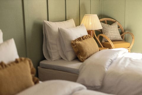 Comfort Room | Egyptian cotton sheets, premium bedding, in-room safe