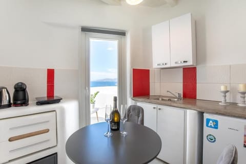 Studio, Sea View | Private kitchen | Dining tables