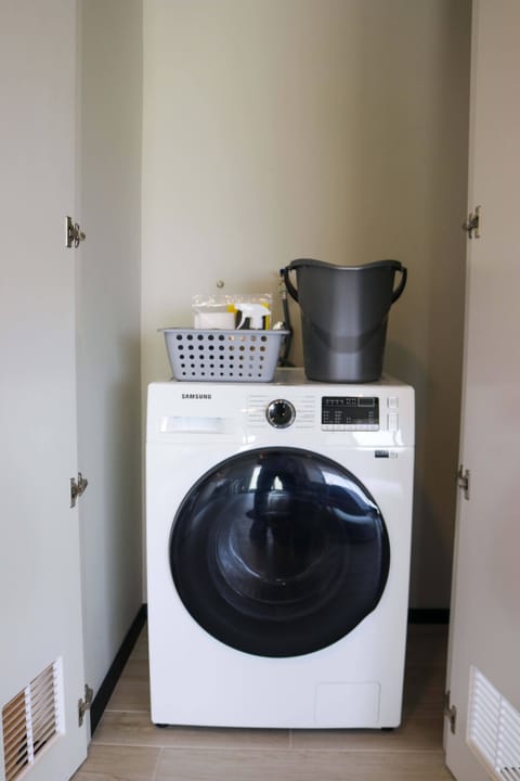 Classic Apartment | Laundry