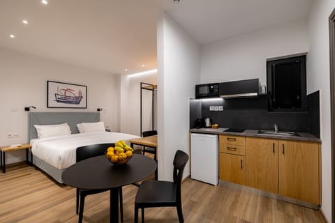 Standard Studio | Private kitchenette | Mini-fridge, microwave, stovetop, espresso maker