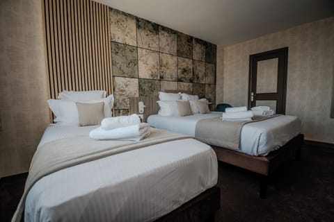 la chambre triple vue sur mer | Desk, free WiFi