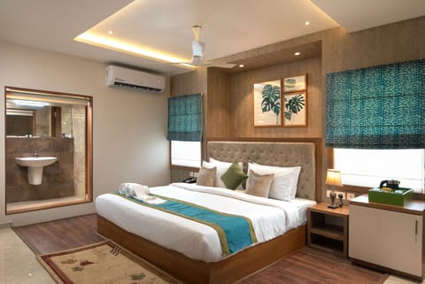 Luxury Studio Suite, 1 Bedroom | Premium bedding, Select Comfort beds, individually furnished, desk