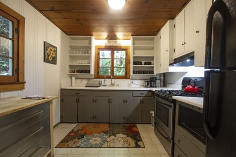 The kitchen is ready for you.