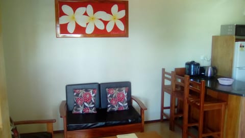 Luxury Room, 1 Bedroom, Mountain View | Living room | Flat-screen TV