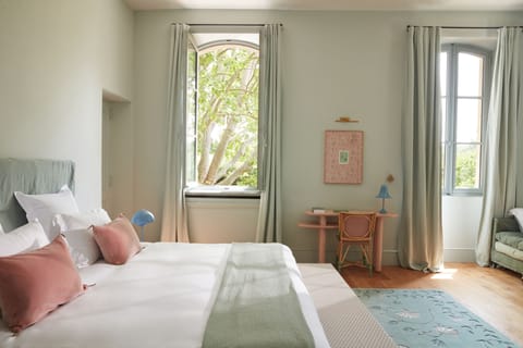 Junior Suite | Hypo-allergenic bedding, free minibar items, in-room safe