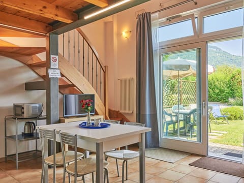 Water, Sky, Table, Furniture, Property, Chair, Azure, Outdoor Table, Outdoor Furniture, Tableware