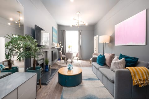 City Apartment | Living area