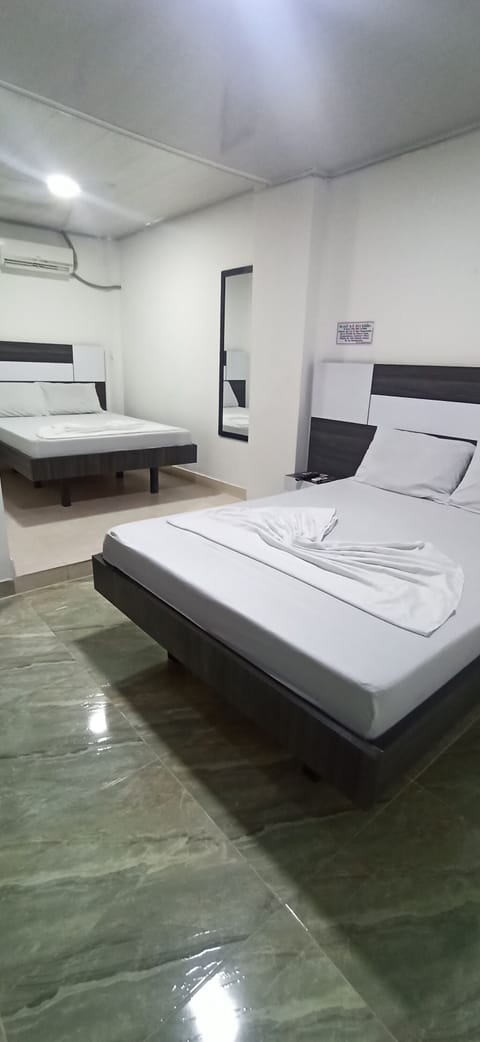 Comfort Quadruple Room | Hypo-allergenic bedding, free WiFi, bed sheets
