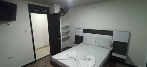 Comfort Double Room, 1 Bedroom | Hypo-allergenic bedding, free WiFi, bed sheets